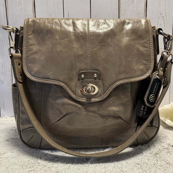 HP💕 Hayden Harnett Turnlocks Hobo - Picture 4 of 12